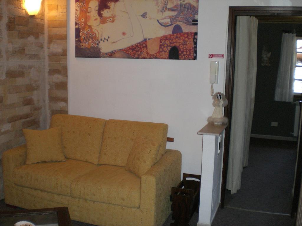 Villa Di Christian E Michelle روما الغرفة الصورة